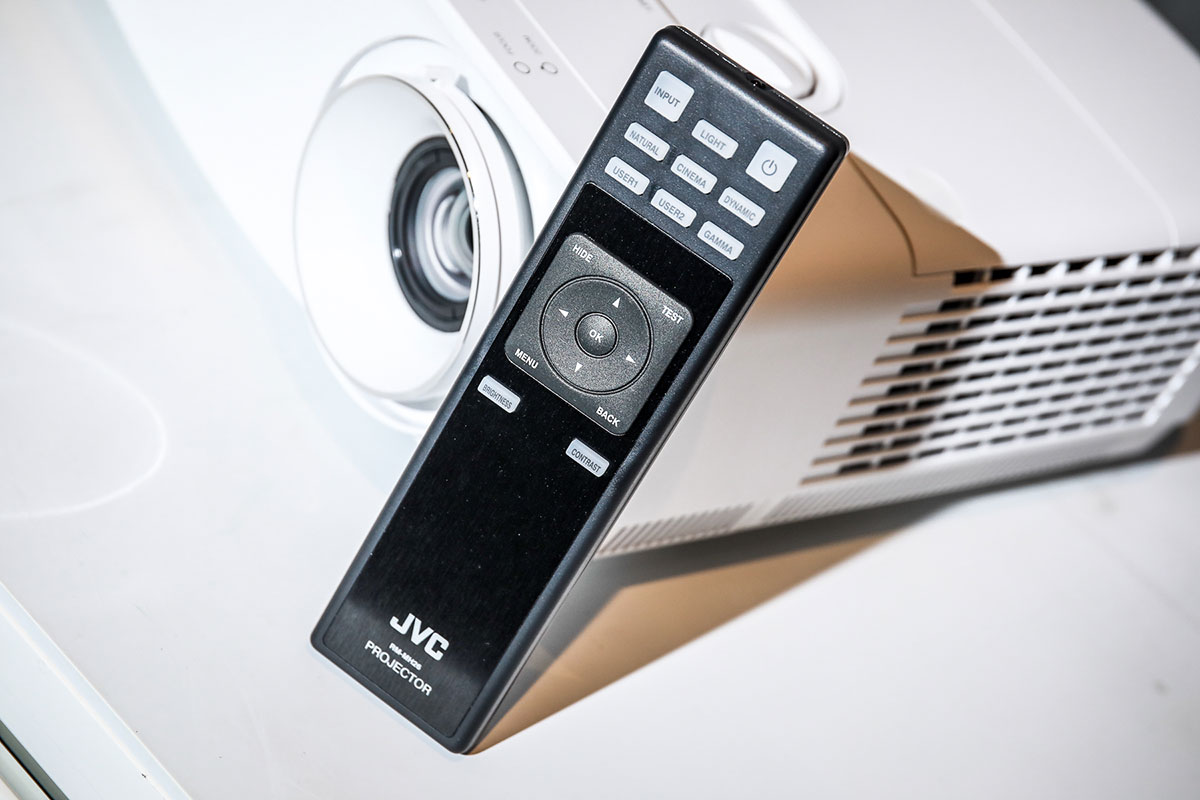 影音 | JVC LX-UH1：自家首部 DLP 投影机　入门价享受 4K 画质及 JVC 调色-宅客ZhaiiKer